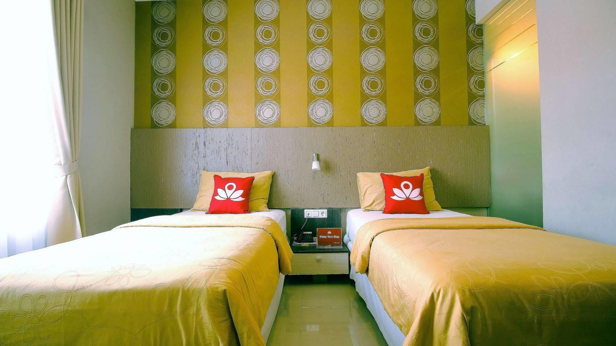 Hotel Zen Near Pvj 2*