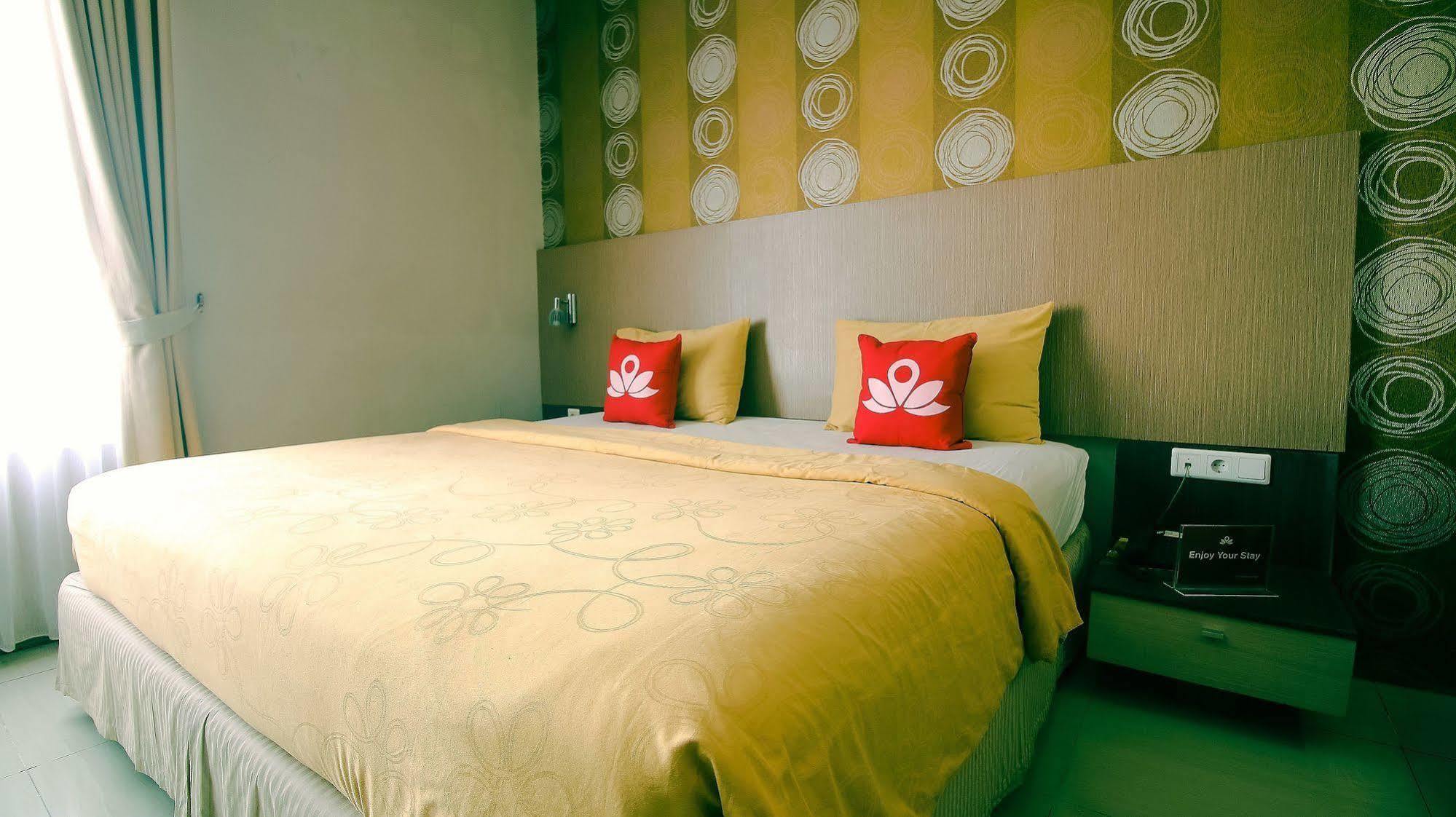 Hotel Zen Near Pvj 2*